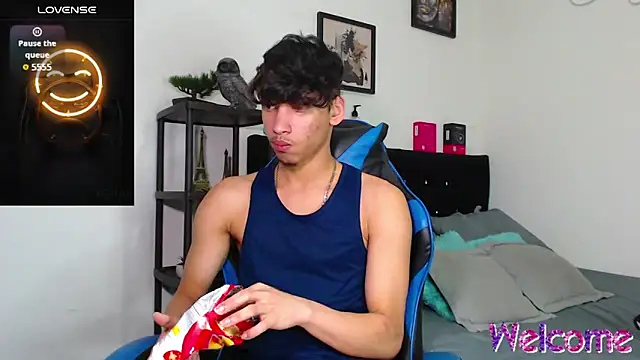 Snapshot of Gael_Jones chatting on November 5, 3:53 am Gael Jones online show from November 5, 3:53 am