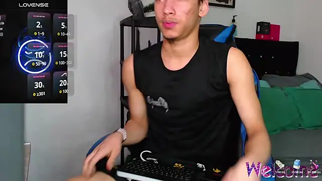 Snapshot of Gael_Jones chatting on November 28, 1:06 am Gael Jones online show from November 28, 1:06 am