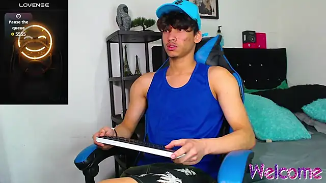 Snapshot of Gael_Jones chatting on November 26, 12:21 am Gael Jones online show from November 26, 12:21 am