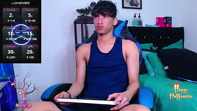 Snapshot of Gael_Jones chatting on October 30, 4:33 am Gael Jones online show from October 30, 4:33 am