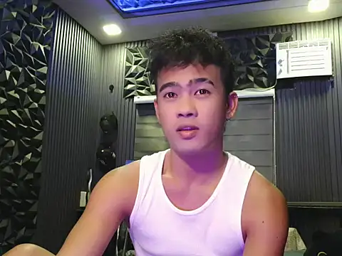 Snapshot of xx_topless chatting on May 20, 6:49 pm xx topless online show from May 20, 6:49 pm
