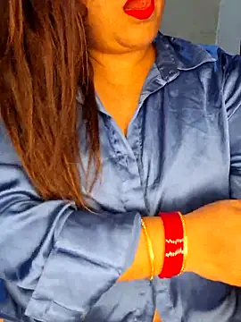 indian-hotmilfs online show from May 28, 10:26 pm