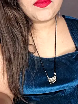 indian-hotmilfs online show from March 3, 6:37 pm