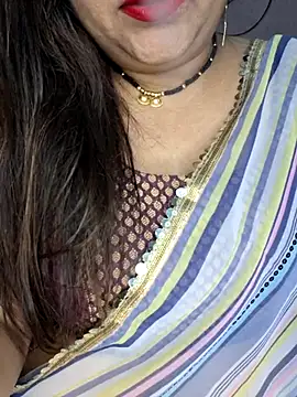 indian-hotmilfs online show from November 1, 7:52 pm