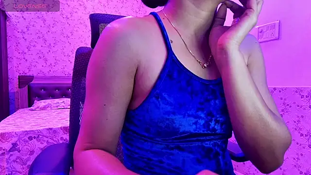 Snapshot of snow_white123 chatting on February 9, 9:24 pm snow white123 online show from February 9, 9:24 pm