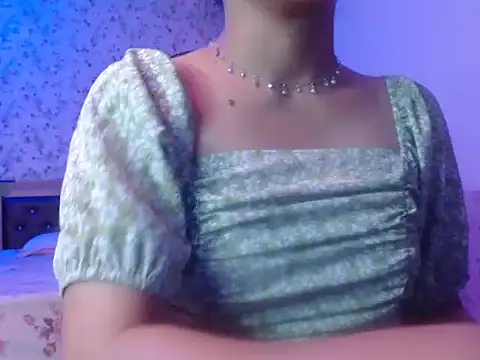 Snapshot of snow_white123 chatting on November 6, 9:19 pm snow white123 online show from November 6, 9:19 pm