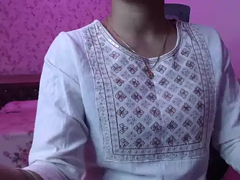 Snapshot of snow_white123 chatting on November 22, 9:02 pm snow white123 online show from November 22, 9:02 pm