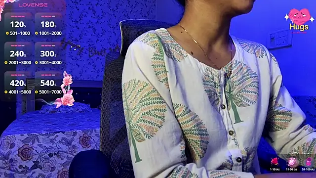 Snapshot of snow_white123 chatting on February 25, 12:44 am snow white123 online show from February 25, 12:44 am