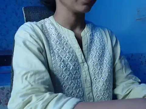 Snapshot of snow_white123 chatting on November 2, 1:10 am snow white123 online show from November 2, 1:10 am