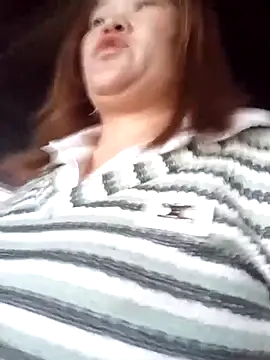 Snapshot of sukabae00 chatting on November 10, 9:47 am sukabae00 online show from November 10, 9:47 am