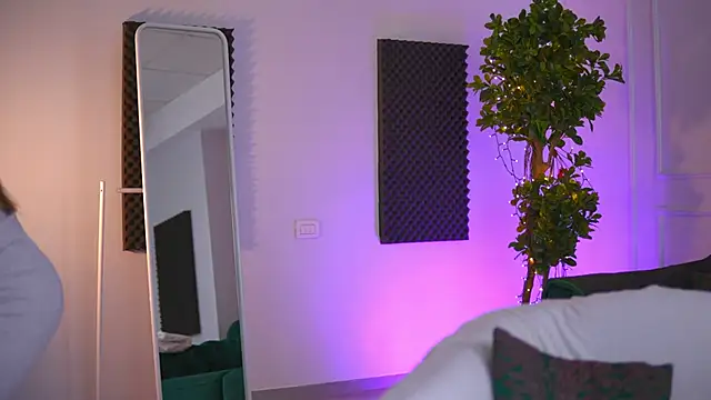 SiennaRuh online show from March 8, 11:57 am