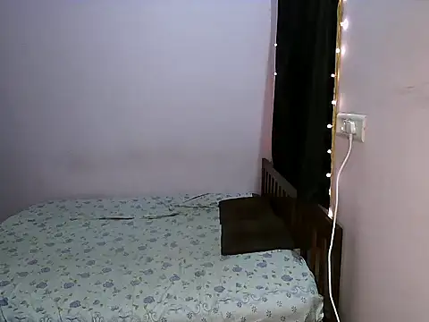 Snapshot of Brownie_baby chatting on November 22, 9:13 pm Brownie baby online show from November 22, 9:13 pm