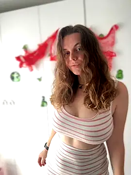 TenderLaGlamor online show from October 23, 10:58 am