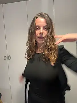 TenderLaGlamor online show from November 9, 4:55 pm