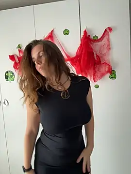 TenderLaGlamor online show from October 31, 12:02 pm