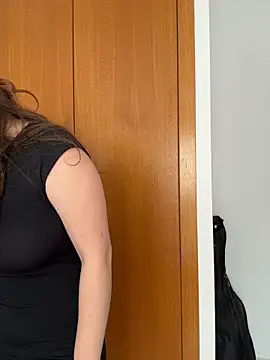 TenderLaGlamor online show from March 7, 3:28 pm