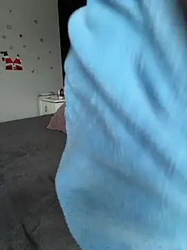 TenderLaGlamor online show from December 21, 1:57 pm