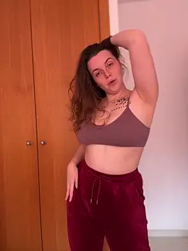 TenderLaGlamor online show from February 1, 2:48 pm