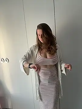 TenderLaGlamor online show from November 20, 11:11 am