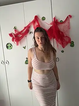 TenderLaGlamor online show from October 26, 11:21 am