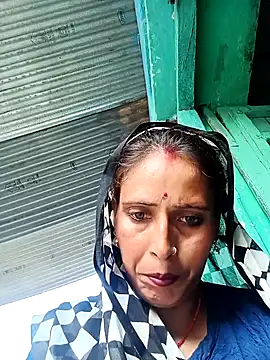 Snapshot of Arti13A chatting on June 7, 1:44 am Arti13A online show from June 7, 1:44 am