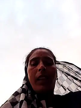 Snapshot of Arti13A chatting on June 26, 1:28 pm Arti13A online show from June 26, 1:28 pm