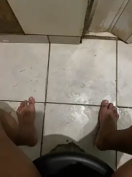 spiderfindom online show from June 6, 6:46 pm