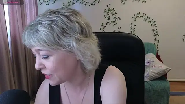 Rosette Pricky online show from May 28, 2:34 pm