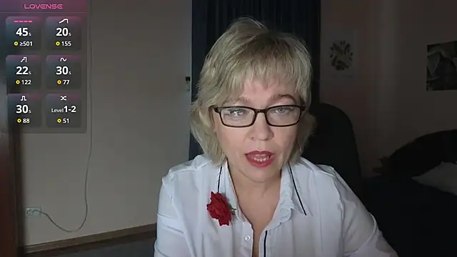 Snapshot of Rosette_Pricky chatting on October 10, 1:01 pm Rosette Pricky online show from October 10, 1:01 pm