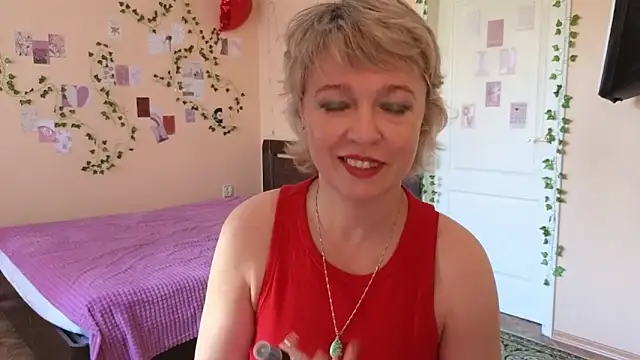 Rosette Pricky online show from May 21, 1:52 pm