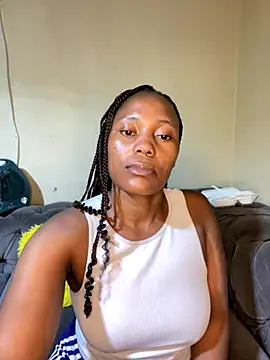 Snapshot of PrettyHeartz chatting on December 3, 9:58 pm PrettyHeartz online show from December 3, 9:58 pm