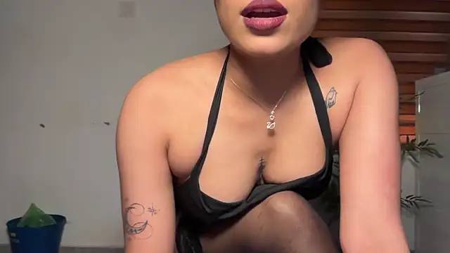 LucytheDevilQueen online show from May 1, 4:39 am