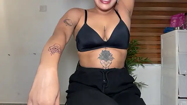 LucytheDevilQueen online show from June 22, 3:36 am