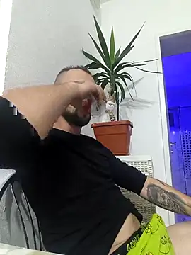 papichulo0099 online show from December 21, 4:36 am