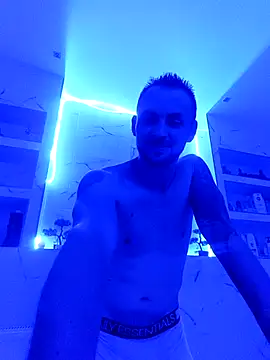 papichulo0099 online show from October 25, 7:36 pm