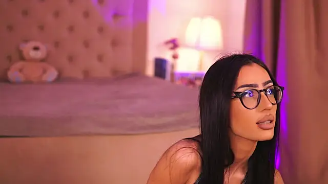 Snapshot of ChloeObril chatting on December 23, 4:01 am ChloeObril online show from December 23, 4:01 am