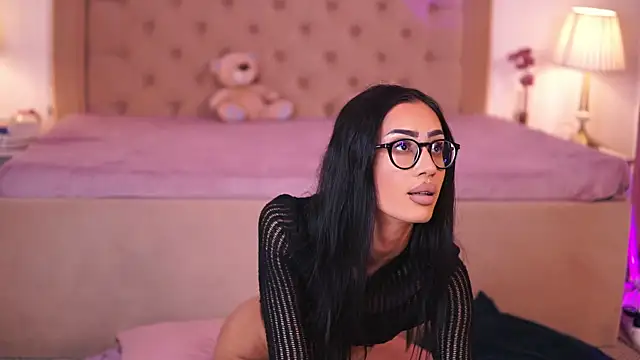 ChloeObril online show from December 3, 4:13 am