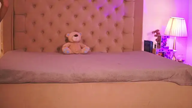 Snapshot of ChloeObril chatting on February 22, 4:26 am ChloeObril online show from February 22, 4:26 am