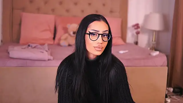 ChloeObril online show from November 28, 4:01 am