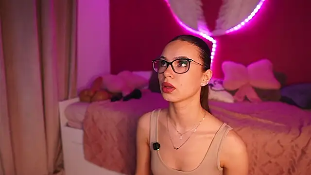 alexxisrae online show from February 23, 4:14 am