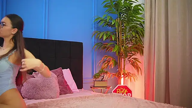 alexxisrae online show from November 4, 6:06 am