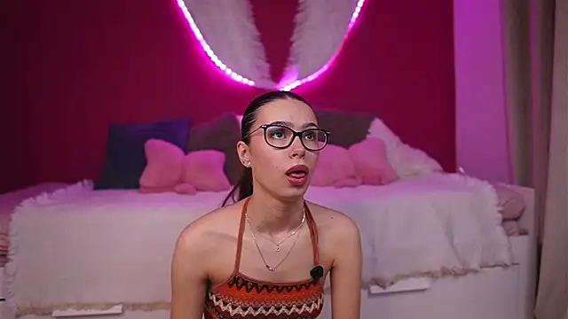 alexxisrae online show from March 11, 4:06 am