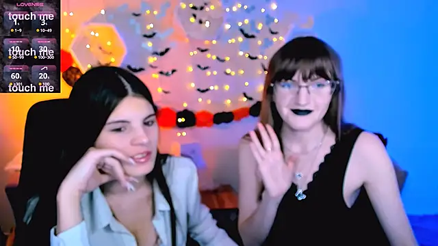 lizzie boom online show from October 26, 8:09 pm