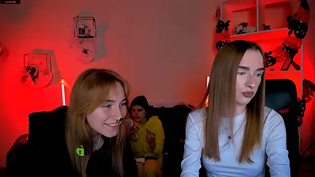 lizzie boom online show from October 21, 7:24 pm