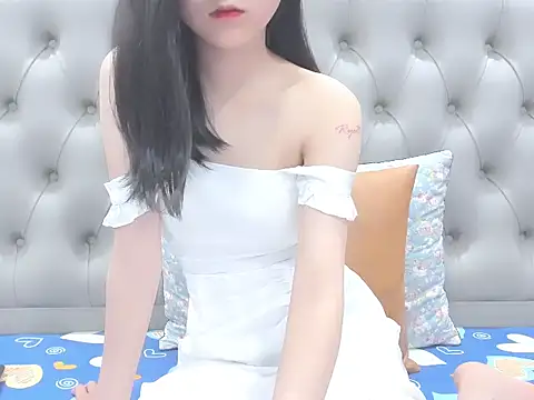 Snapshot of _ly__ chatting on October 15, 9:06 am ly online show from October 15, 9:06 am