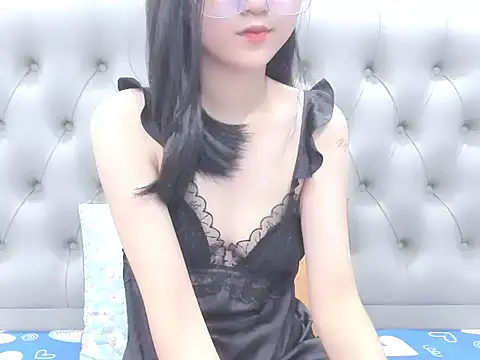 Snapshot of _ly__ chatting on September 16, 3:24 pm ly online show from September 16, 3:24 pm