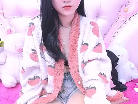 Snapshot of _ly__ chatting on February 12, 1:16 am ly online show from February 12, 1:16 am