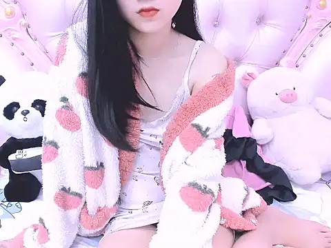 Snapshot of _ly__ chatting on February 8, 1:47 am ly online show from February 8, 1:47 am