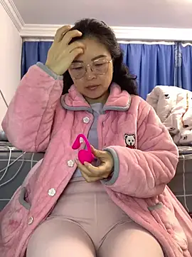 Snapshot of cgooh-611 chatting on February 13, 5:29 am cgooh-611 online show from February 13, 5:29 am