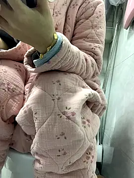 Snapshot of cgooh-611 chatting on November 27, 2:23 am cgooh-611 online show from November 27, 2:23 am